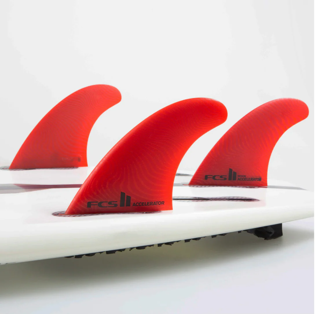 FCS II Accelerator Neo Glass Tri Fin Set - Red - Image 2